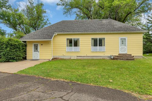 537 Walnut St S, Mora, MN, 55051-1907 | Card Image