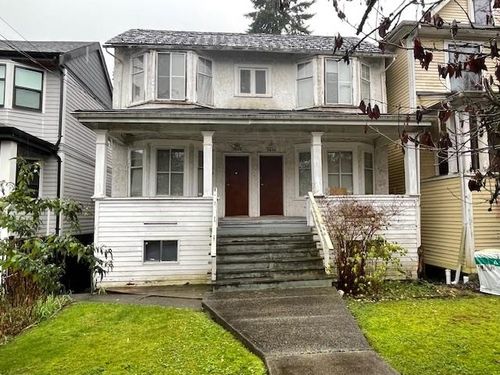 3034 Glen Dr, Vancouver, BC, V5T4C1 | Card Image