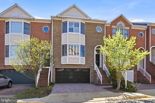 8176 Madrillon Ct, VIENNA, VA, 22182-3752 | Card Image