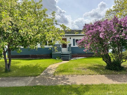 149 2 Avenue, Drumheller, AB, T0J0Y0 | Card Image