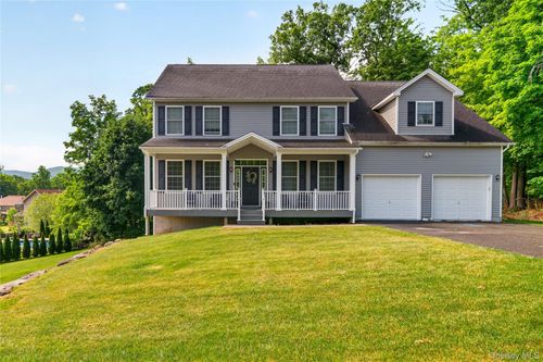 28 Ardmore St, New Windsor, NY, 12553-8304 | Card Image