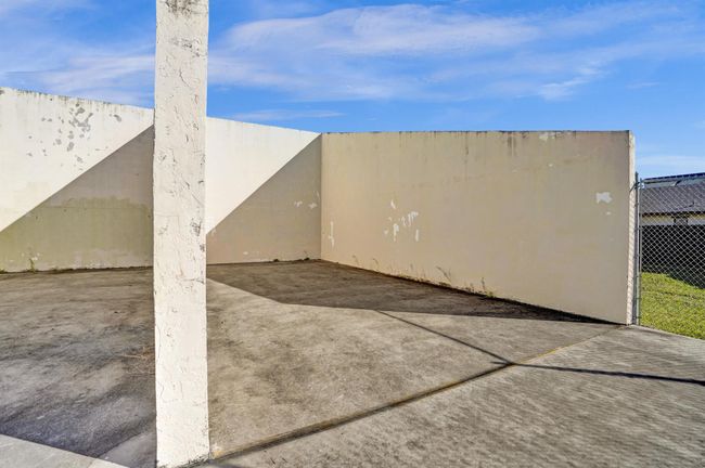 804 Waterview Dr, Condo with 3 bedrooms, 3 bathrooms and null parking in Palm Springs FL | Image 51