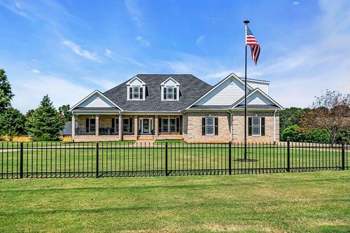 15 Hindman Rd, Travelers Rest, SC, 29690-9576 | Card Image