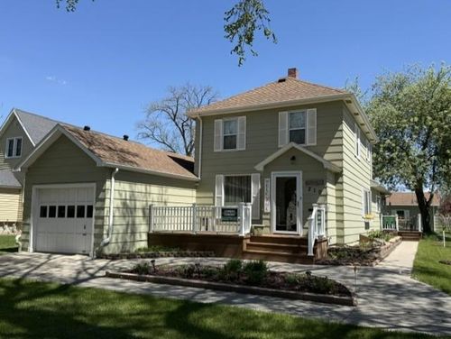 210 9th St N, Breckenridge, MN, 56520-1604 | Card Image