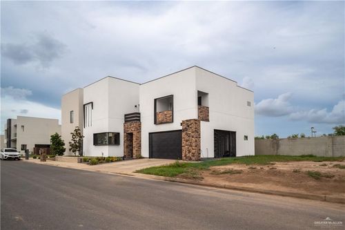 6706 N 11th Ln, McAllen, TX, 78504-6724 | Card Image