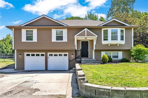 15901 Oakland Ave, Belton, MO, 64012-4620 | Card Image