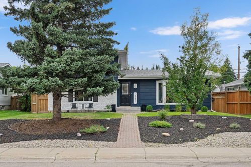 543 Willingdon Blvd Se, Calgary, AB, T2J2B1 | Card Image