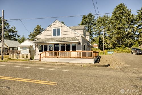40 Main St, Pacific Beach, WA, 98571-5004 | Card Image