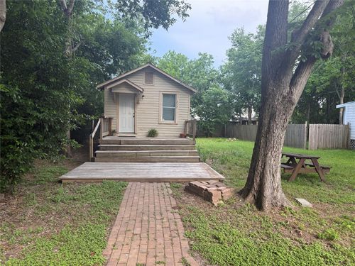 317 3rd St, San Leon, TX, 77539-2443 | Card Image