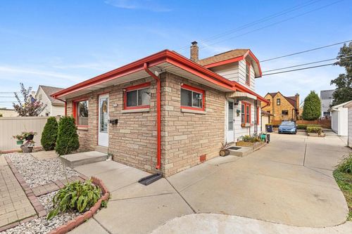 2352 S 79th Street, WEST ALLIS, WI, 53219 | Card Image