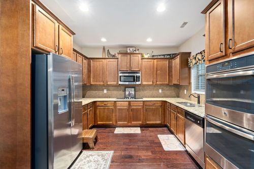 2953 Mcmanus Cir, Clarksville, TN, 37042-1464 | Card Image
