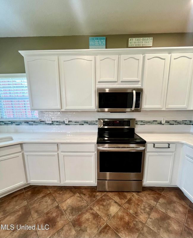 Kitchen | Image 11