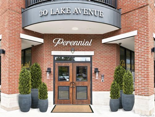 212-30 Lake Ave, Saratoga Springs, NY, 12866-2596 | Card Image