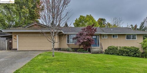 8760 Ingrid Way, Fair Oaks, CA, 95628-5456 | Card Image