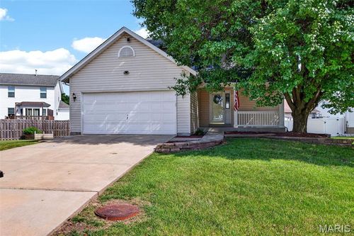 819 Estes Park Dr, Saint Peters, MO, 63376-2098 | Card Image