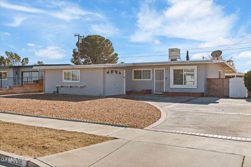 2130 Elm St, Rosamond, CA, 93560-6032 | Card Image