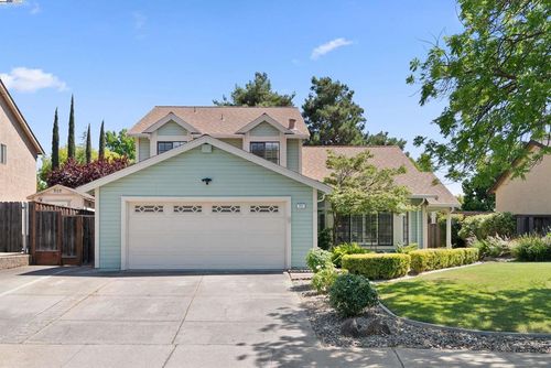 721 Woodmeadow Pl, Oakley, CA, 94561-2523 | Card Image