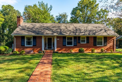 224 Sunset Dr, Amherst, VA, 24521-2526 | Card Image