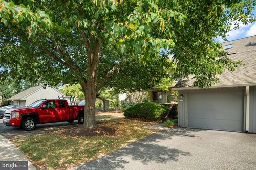 200 Clover Hill Ct, YARDLEY, PA, 19067-5736 | Card Image