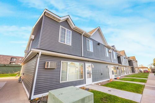 apt-10-490 3rd St S, Waite Park, MN, 56387-2304 | Card Image