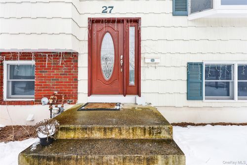 27 Rinne Rd, Nanuet, NY, 10954-1335 | Card Image