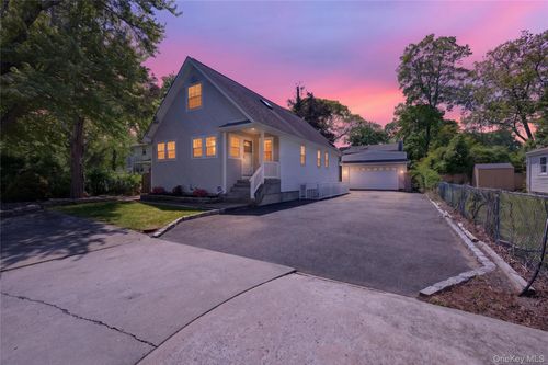180 Cranberry Dr, Mastic Beach, NY, 11951-4610 | Card Image