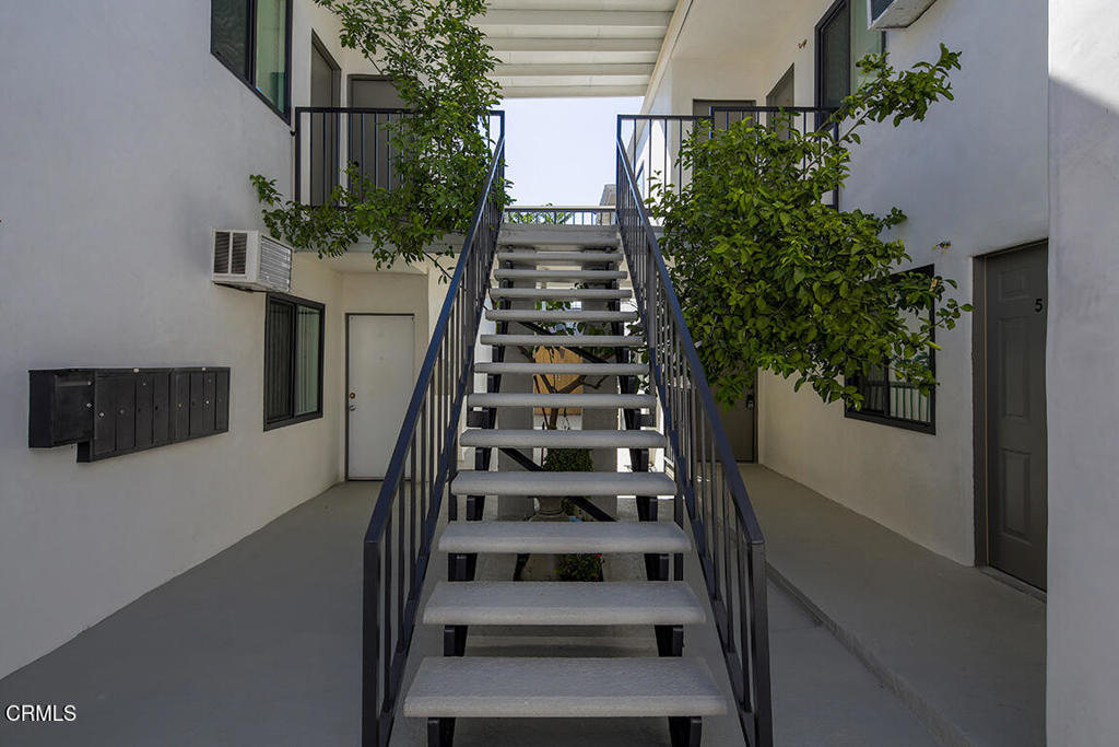 Residential Income in Los Angeles 5