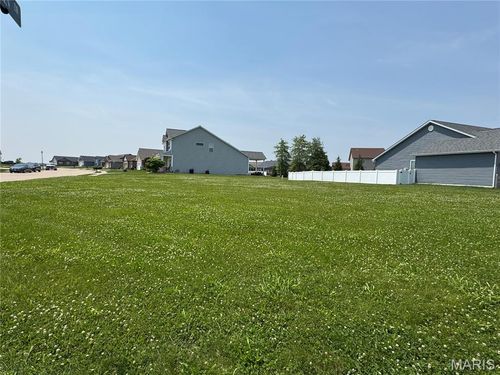 420 Chamberlain Dr, Troy, IL, 62294-3275 | Card Image