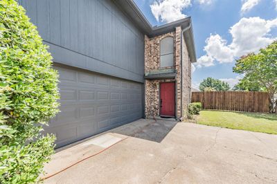 5600 Cancun Drive, Townhouse with 2 bedrooms, 2 bathrooms and null parking in North Richland Hills TX | Image 2