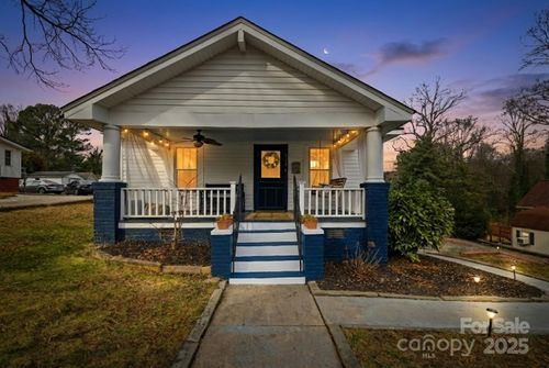 318 N Academy St, Mooresville, NC, 28115-3002 | Card Image