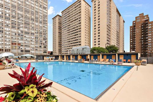3608-655 W Irving Park Rd, Chicago, IL, 60613-3194 | Card Image