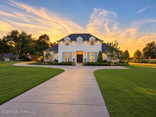 335 Westover Dr, Clarksdale, MS, 38614-9772 | Card Image