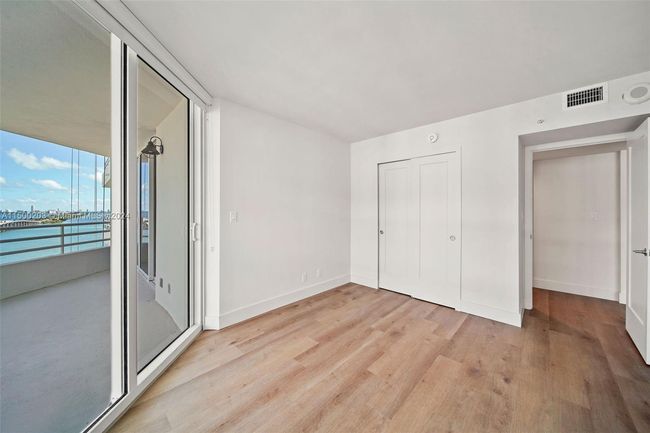 APT-402 - 555 Ne 34 Th St, Condo with 2 bedrooms, 2 bathrooms and null parking in Miami FL | Image 18
