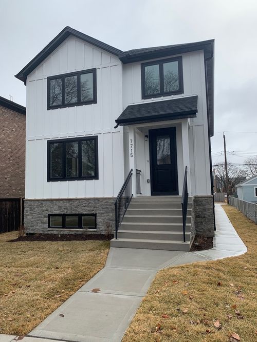 7715 W Balmoral Ave, Chicago, IL, 60656-1652 | Card Image