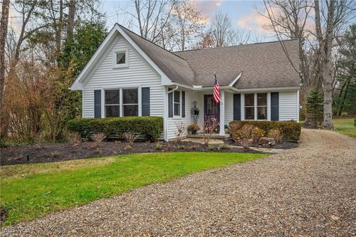 71 South St, Chagrin Falls, OH, 44022-3260 | Card Image