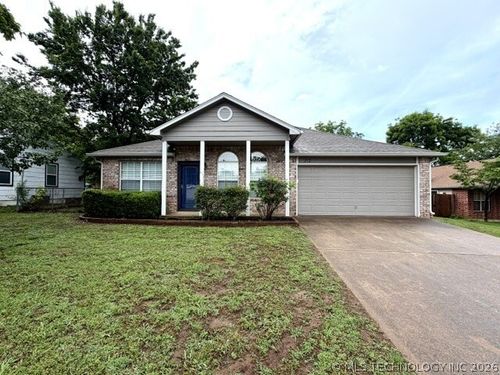 312 Sycamore St, Coweta, OK, 74429-2009 | Card Image