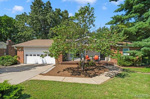 52 W Oak Hill Dr, Ellisville, MO, 63021-4713 | Card Image