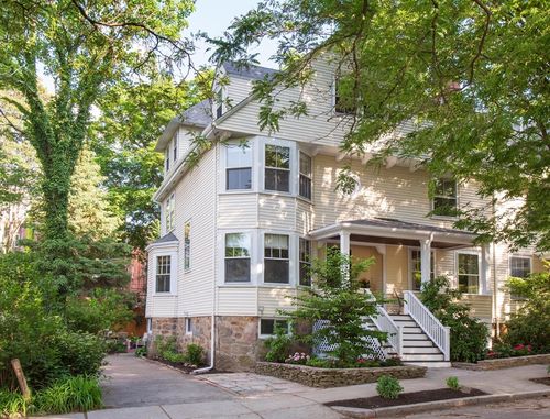 17 Coolidge St, Brookline, MA, 02446 | Card Image