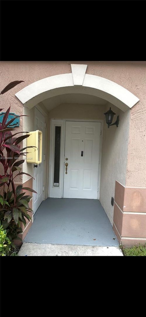 103-53-1261 Se 31st Ct, Homestead, FL, 33035-2368 | Card Image