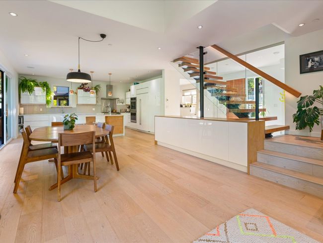 2258 Windsail Pl, House other with 5 bedrooms, 5 bathrooms and 7 parking in Squamish BC | Image 5