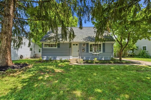 2246 Shrewsbury Rd, Upper Arlington, OH, 43221-1232 | Card Image