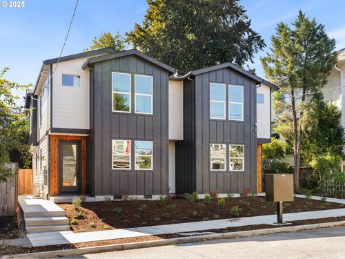 1058 Se Franklin St, Portland, OR, 97202-2530 | Card Image