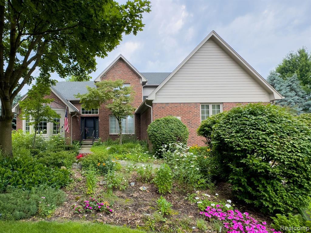 Welland Dr, Rochester, MI 48306