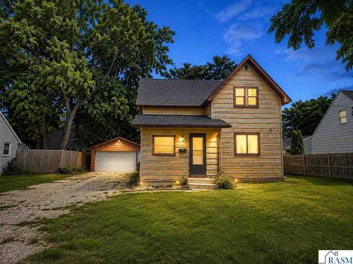 412 W 2nd St, Mankato, MN, 56001-2004 | Card Image