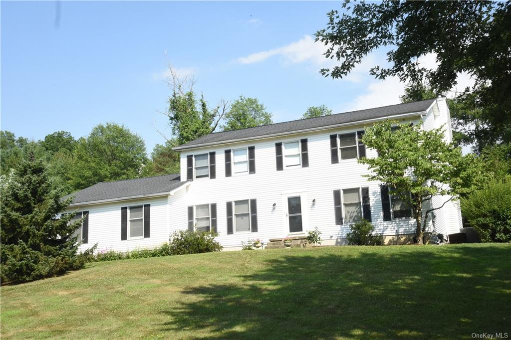 Sandi Ln, Fishkill, NY 12524