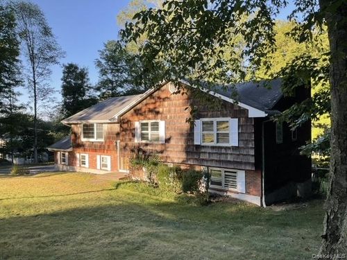 21 Raemont Rd, Granite Springs, NY, 10527-1113 | Card Image