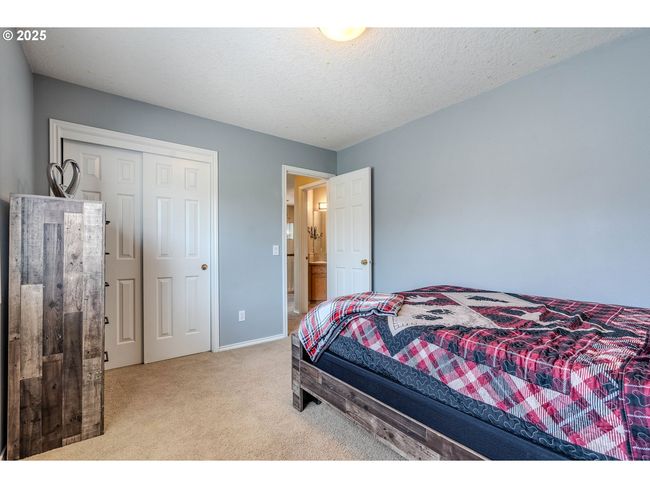 308 Sw 38 Th Loop, House other with 4 bedrooms, 3 bathrooms and 3 parking in Gresham OR | Image 38