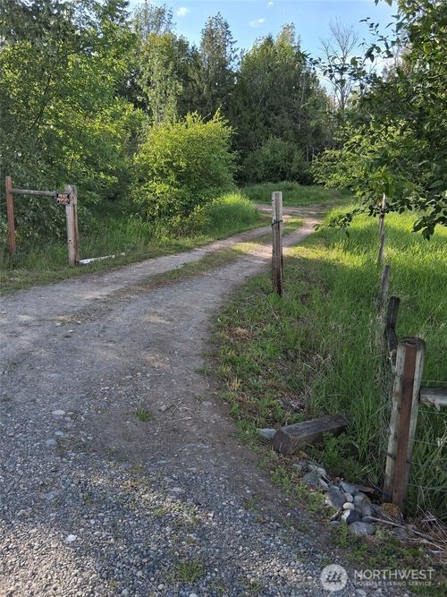 15249 Martinson Rd Se, Yelm, WA, 98597-9186 | Card Image