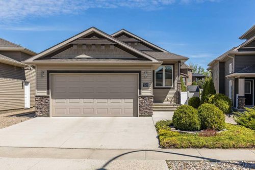 604 Vista Dr Se, Medicine Hat, AB, T1B0N1 | Card Image