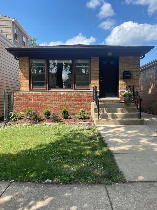 4840 W Gunnison Street, Chicago, IL, 60630 | Card Image